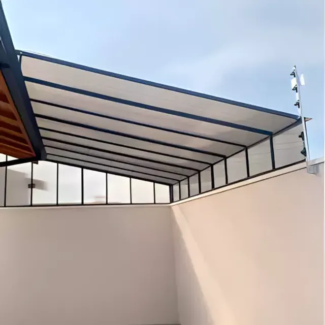 Cobertura Fixa de Policarbonato Alveolar — referência visual da família de produtos